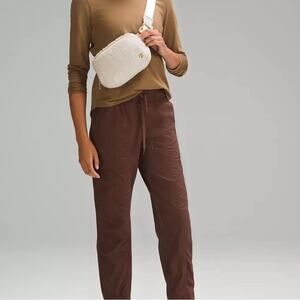 Lululemon Everywhere Fleece Sherpa Belt Bag 1L Ivory